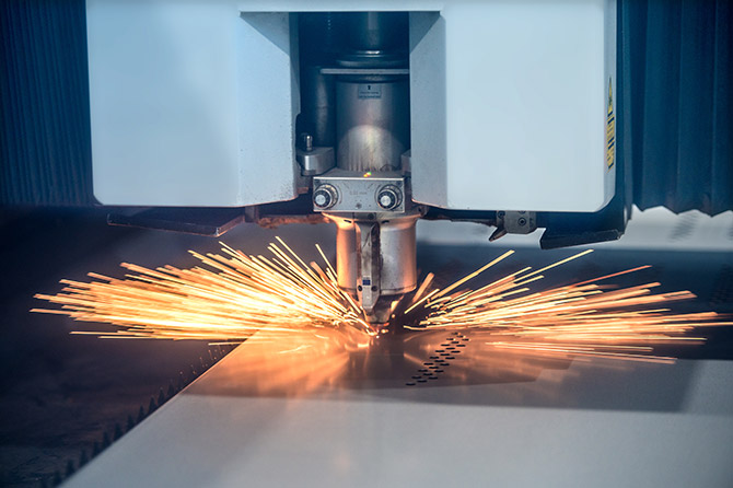 Laserschneiden, ein Fertigungsverfahren der Metall- und Blechbearbeitung